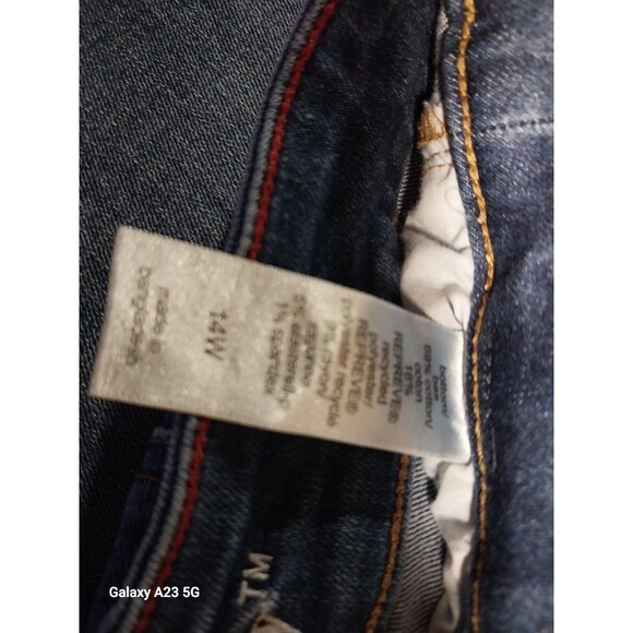 Maurices Edgely High Rise Distressed Denim Shorts 14W - Picture 6 of 7